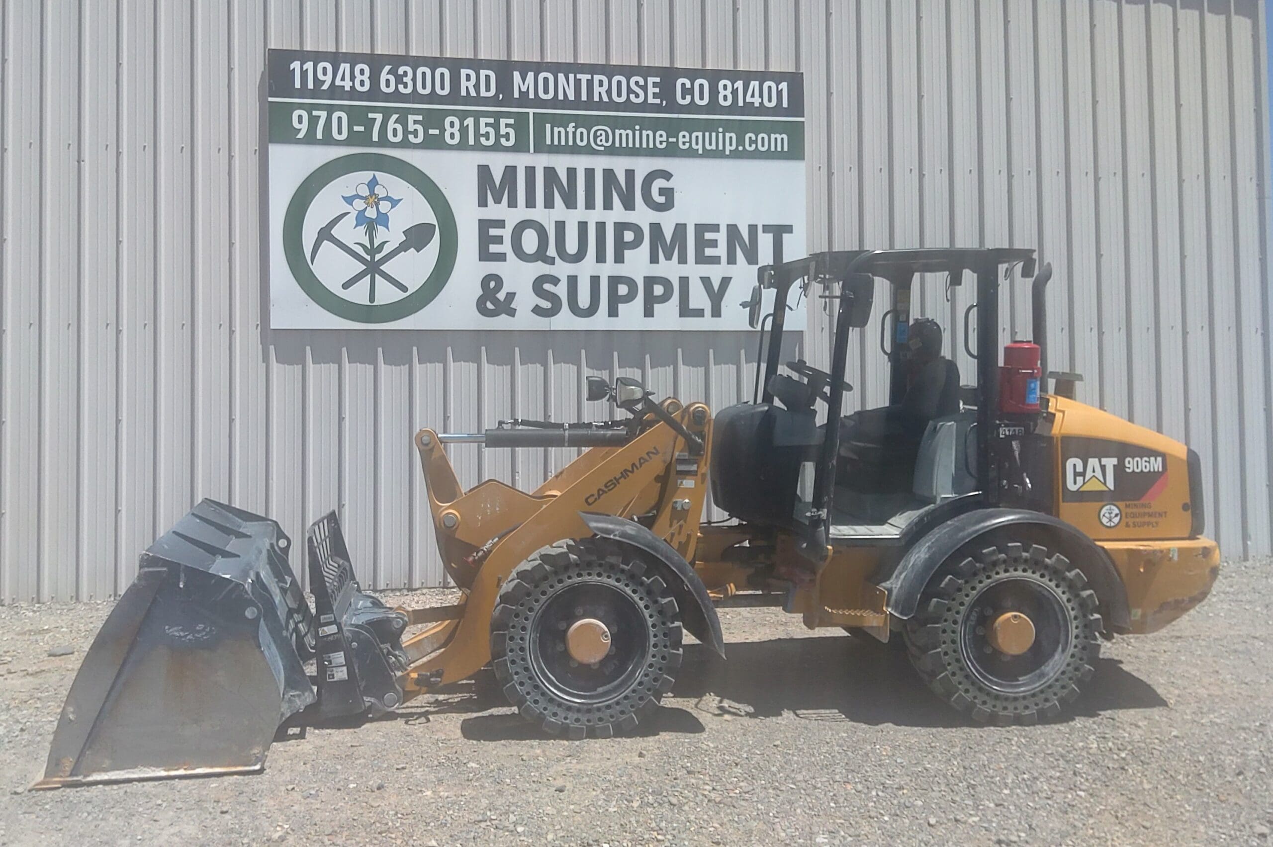 Caterpillar 906M Wheel Loader